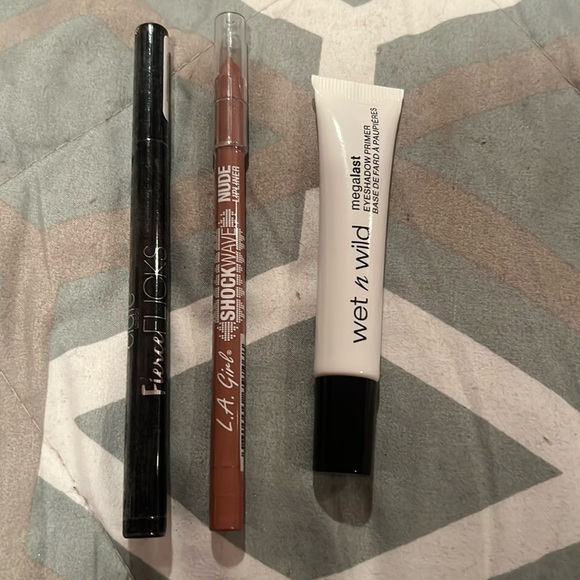 Bundle - Picture 1 of 2